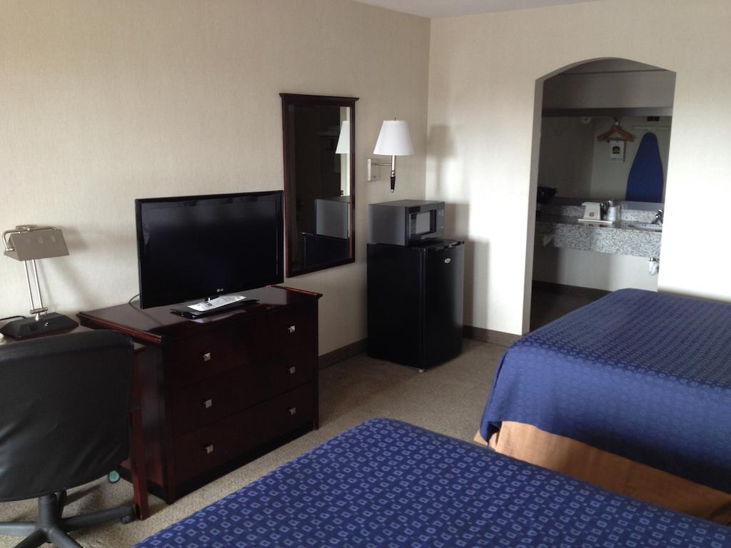 Quality Inn Carthage Phòng bức ảnh
